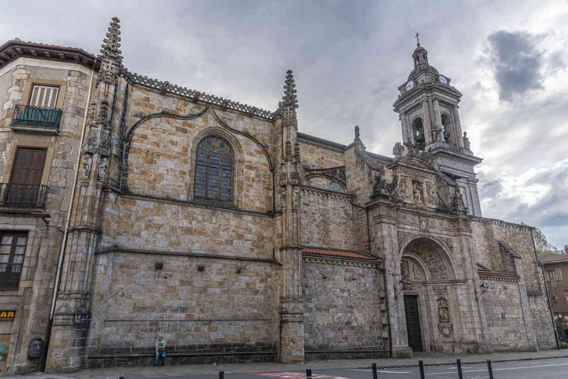 Guipúzcoa - Oñati 09 - iglesia de San Miguel.jpg